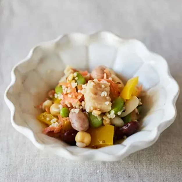 もち麦と5種豆の彩りサラダ