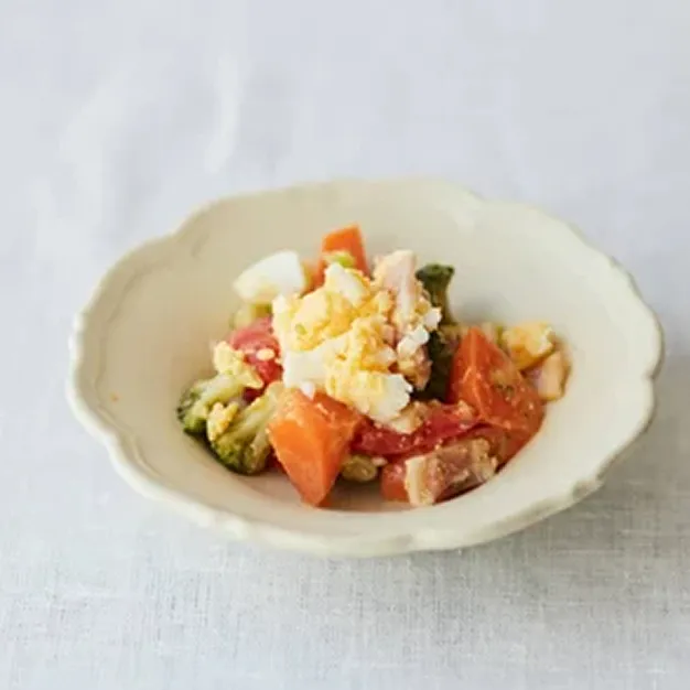 緑黄色野菜と卵のサラダ